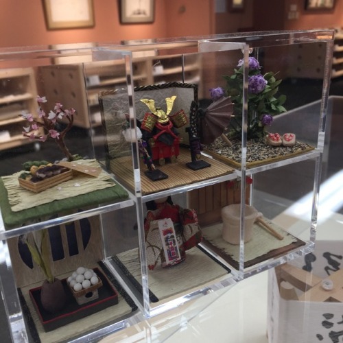 tokyomicma:  went to a washi (japanese style of paper) shop/museum the other day in nihombashi. everything there is made of paper (except the bottom pic thats just a street view of the town)