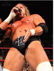 sassy-tripleh:  Let’s take a sec to watch this picture. 