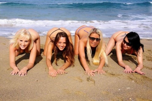 Want to see more groups of naked girls? Follow me on http://groupofnakedgirls.tumblr.com/