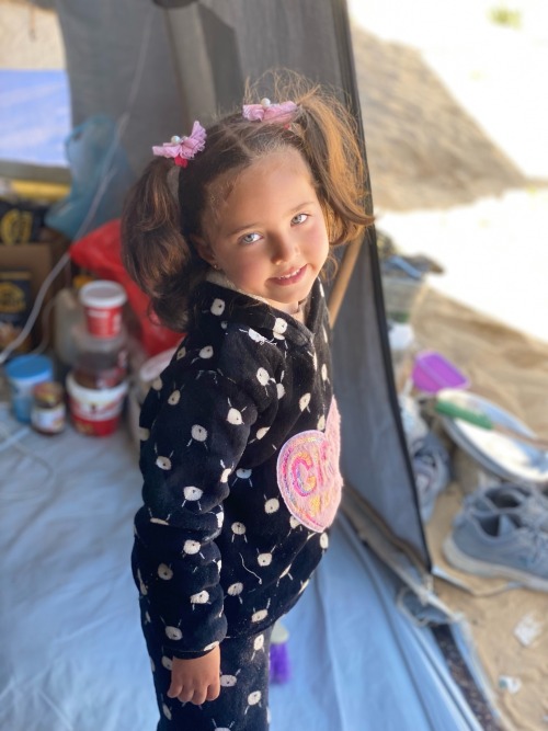 Let's Help Ayaa And Her Family Evacuate To Egypt!: @ayooshsworld