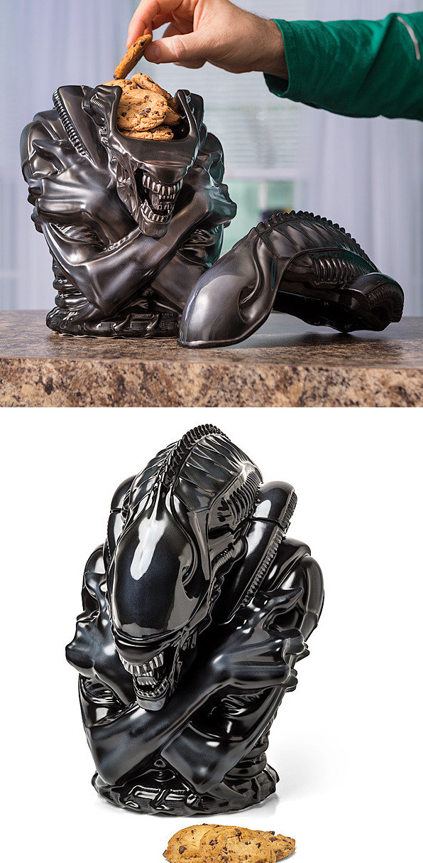 legio-mortis:  Best cookie basket ever. 