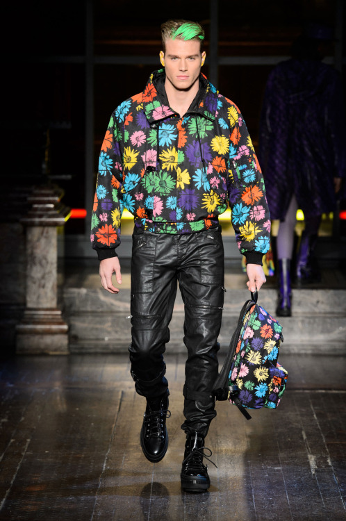 menandfashion: MOSCHINO Fall/Winter 2016 collection LONDON MENSWEAR