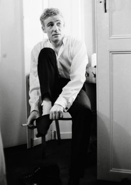 peterotooled: alfrdopacino: I’m a very physical actor. I use everything - toes, teeth, ears, e
