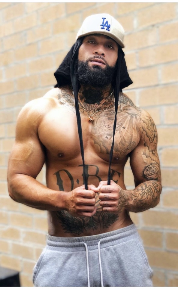 digginincrates: dam mmmm😍😍😍