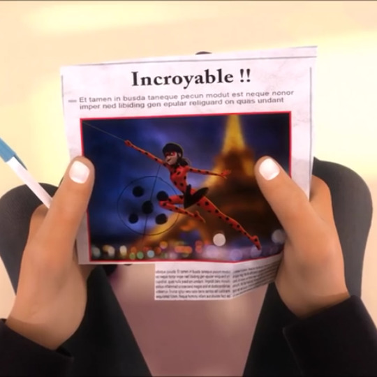 anddycmor:  Marinette’s autograph vs Ladybug’s autograph