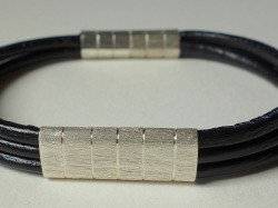 bizutheria:  65# Sterling silver and leather men’s bracelet Design&amp;Handmade by bizutheria