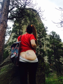 ladyroue:  daphne-adventures:  Daphne loved Devil’s Tower.  I started a blog about my adventures.