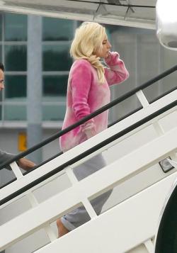 penis-hilton:  josh-monster-lover:  reallyuhmmcool:  gagafanbase:    Lady Gaga at Luton Airport , London 06/10.  Did I just saw Lady Gaga in a hoodie and sweatpants  Is she wearing heels tho?!  she’s literally barefoot