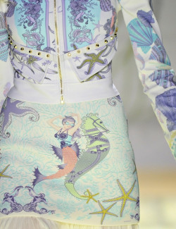 wink-smile-pout:  Versace Spring 2012 Details