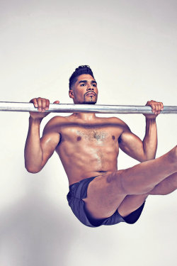 hotcelebs2000:  LOUIS SMITH 