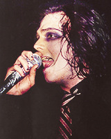 tonightwillitevercome:           Gerard + purple makeup           
