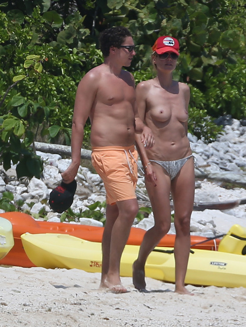 toplessbeachcelebs:  Heidi Klum (Model) topless in Mexico (April 2014) Part 1 