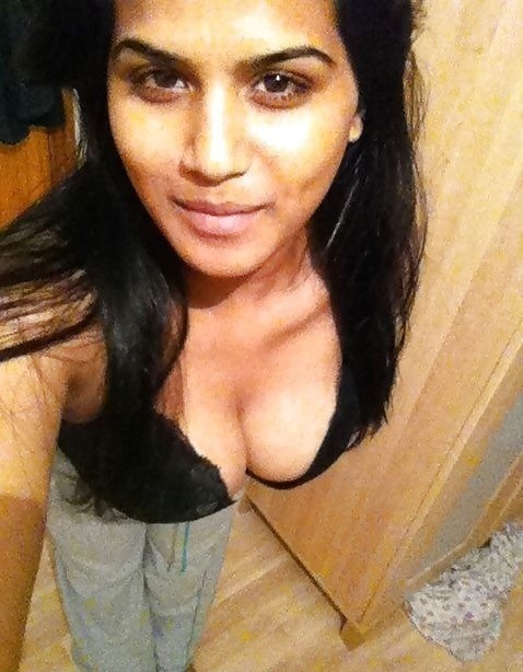desiindiangirls:  Sexy GF