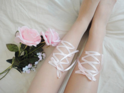 salt-roses:  Pink, pale and pretty. Message me if you are really similar and please VOTE HERE for ‘Carnabys’ for a promo to 6k+ :)