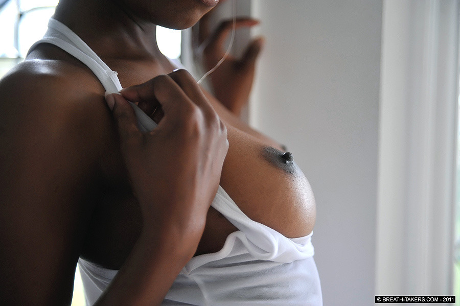 bestblackgirlsxxx:  She took my breath away