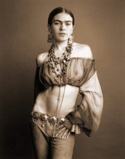 happylambie:  Frida Khalo Madonna 