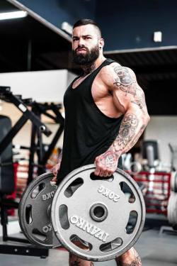muscular guys, bodybuilders and my states of soul.