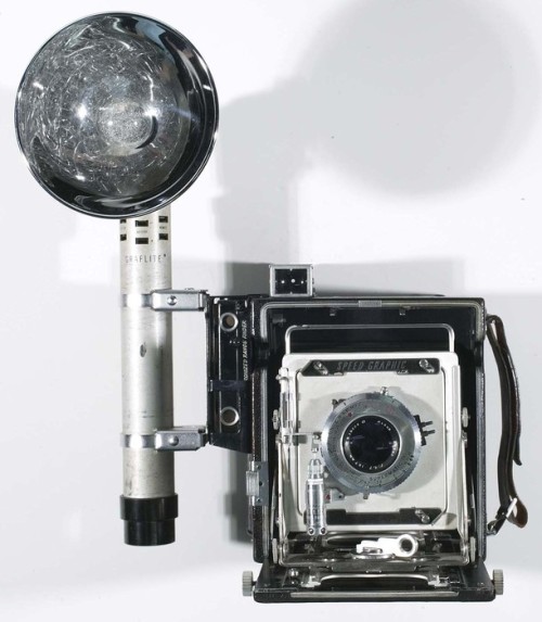 icphoto:Check it out! This is Weegee’s Speed Graphic camera. #WeegeeWednesday http://buff.ly/2bd6BEJ