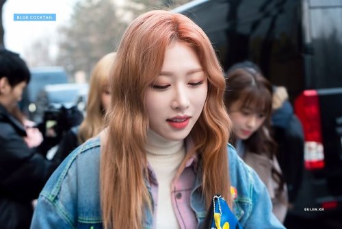 180223 On The Way to Music Bank©euijin_kr / bluecocktail DO NOT EDIT OR CROP THE LOGO