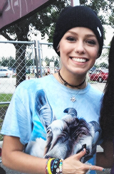 awjennamcdougall:  Jenna McDougall + random fan's photo 