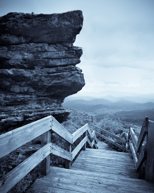 hueandeyephotography:  Mountain Ridge Boardwalk, Blue Ridge Parkway, North Carolina © Doug Hickok  A