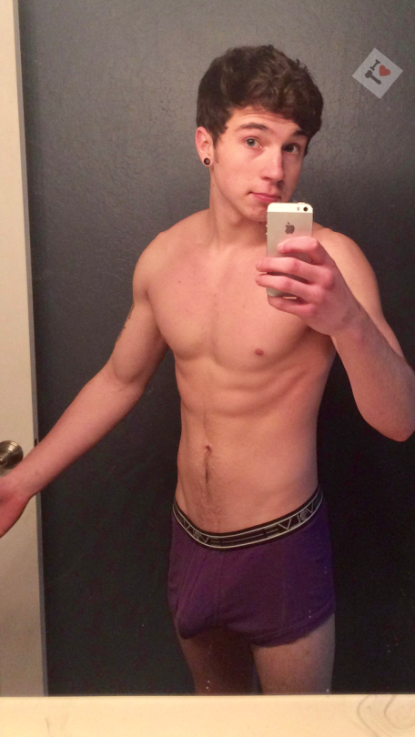twinkyandhorny:  .