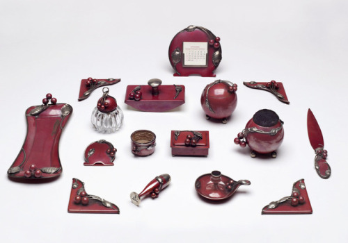 Tools for handwriting: Desk Set, 1895-1910. For example seal, inkstand, sand brush holder or sand ca