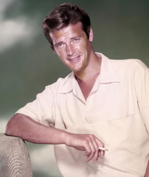 R.I.P. Sir Roger George Moore (October 14, 1927 - May 23, 2017)“You can either grow old gracefully o