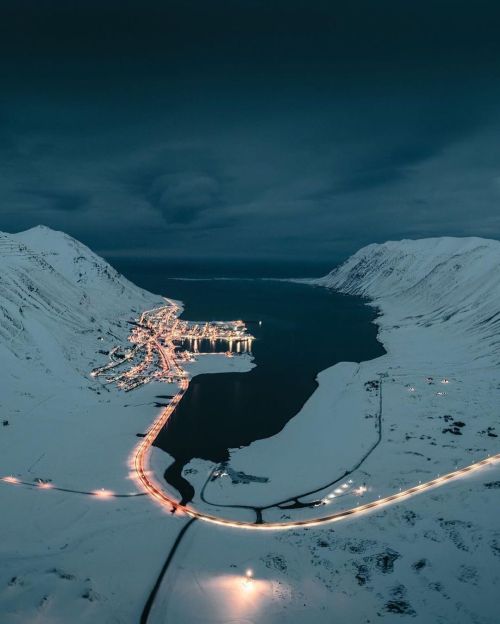 utwo:  A remote town in Iceland © norrisniman