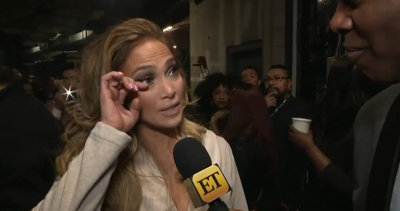 thats-tea:  Gina Rodriguez’s aunt, Jennifer Lopez Cries as she asks Why y'all attacking