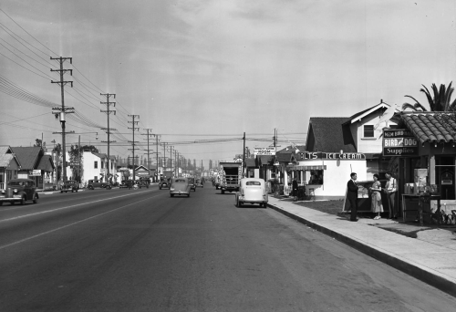 yesterdaysprint:
“  State street, Long Beach, 1938
”