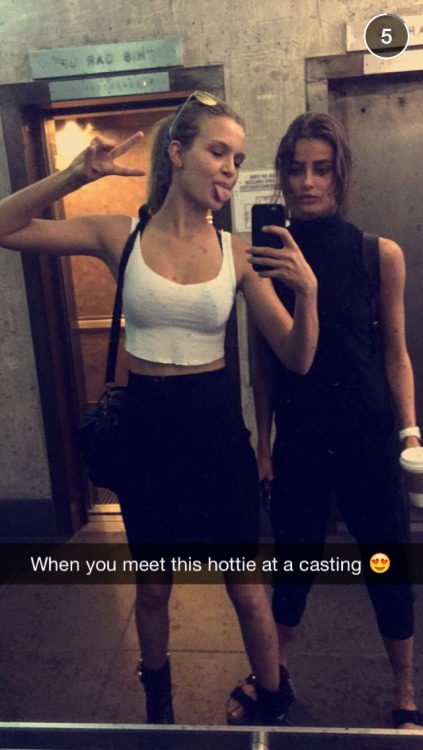 Josephine Skriver with Taylor Hill via her snapchat. (@jojoskriver)