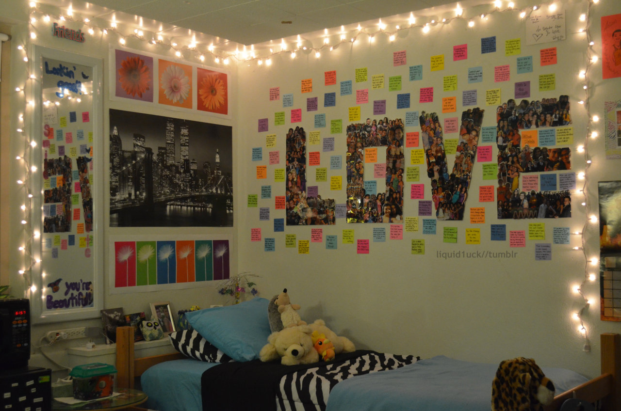 liquid1uck:  finally done decorating my dorm room! 