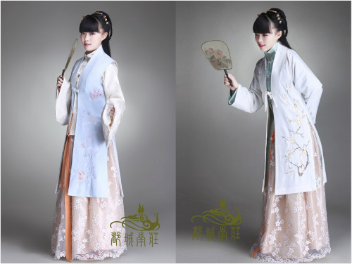 Traditional Chinese clothes, hanfu, in various types. 都城南庄