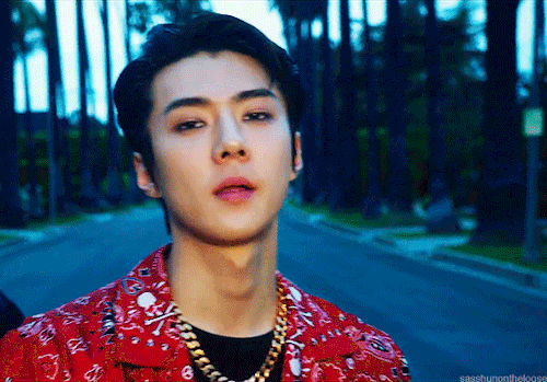 sasshunontheloose:shUT YOU GODDAMN TONGUE MISTER!!!!