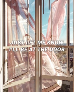 ifheartscouldfly:  Meet me in the hallway // Harry Styles