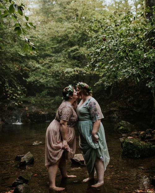dancingwithherweddings: Is there anything more romantic than an elopement in a forest? Heather &