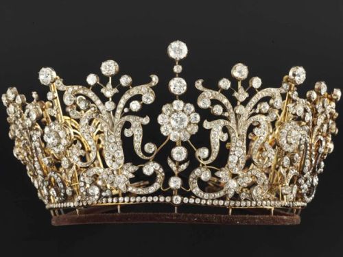 theladyintweed: Poltimore tiara 