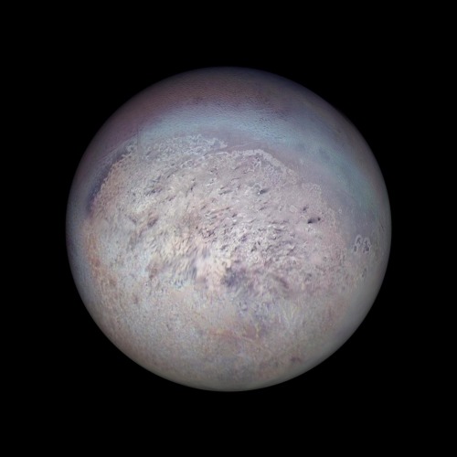 Triton It is the only large moon in the Solar System with a retrograde orbit, an orbit in the direct