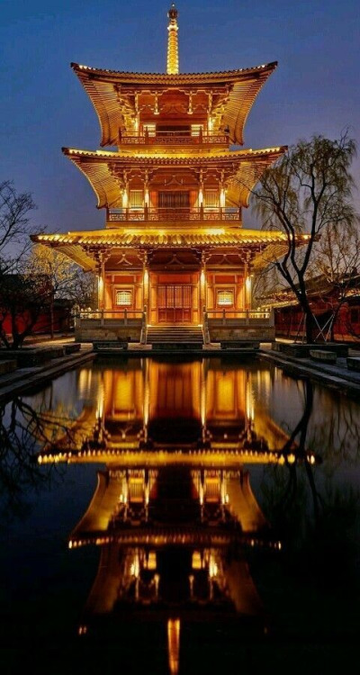 evilbuildingsblog:Senso-ji temple in Tokyo,