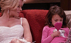 uymilnoraa:onesaturdaymorning:She might be the greatest child actor in awhile. So funny.her face in 