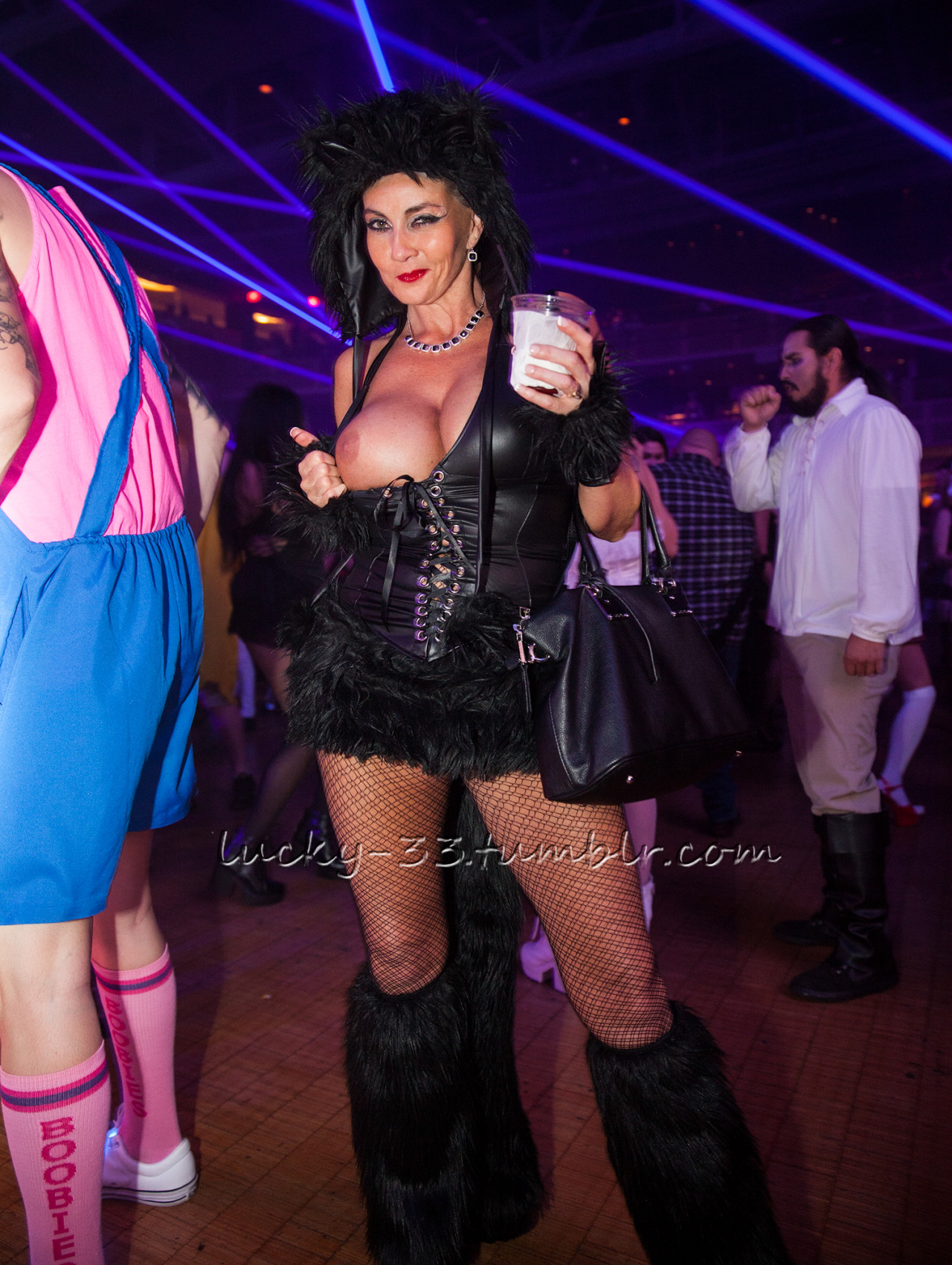 lucky-33: Oct 2016 Fetish &amp; Fantasy Ball The dance floor was quite crowded