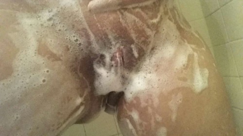 craving-sex-now:  Cleaning my pussy adult photos