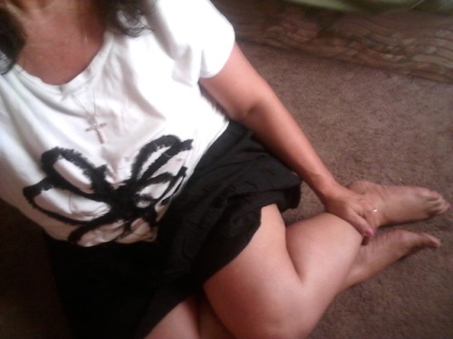 munchinmunchkin1:  #munchinmunchkin1,#miweststag’s wife /vixen #tits ,ass n legs #me