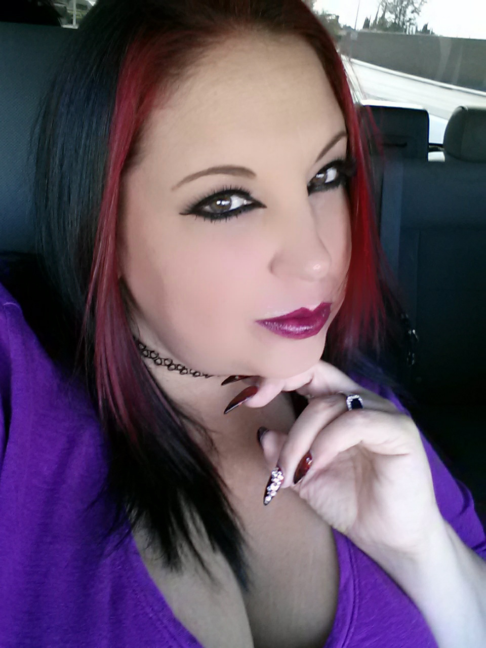 pixie-bitch75:  Decided to straighten my hair today… and im off to get a pedi.