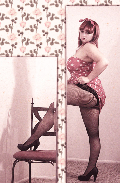 curvicious:  feverwood:  curvicious:  More Vintage Curv  The mirror effect is brilliant   well thank you!!! I’ll tell my photographer you think so <3