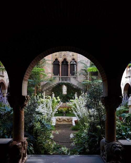 floralls:Isabella Stewart Gardner Museum byafloralfrenzy