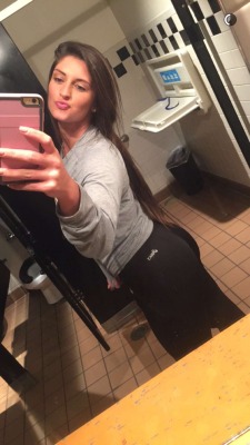 girls-in-yogapants:  Gorgeous… yoga pants…Thank