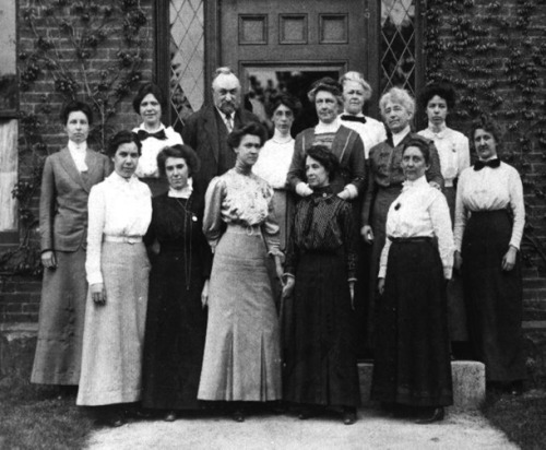 rebeccamartin2: thenewenlightenmentage: The Women Who Mapped the Universe And Still Couldn’t G