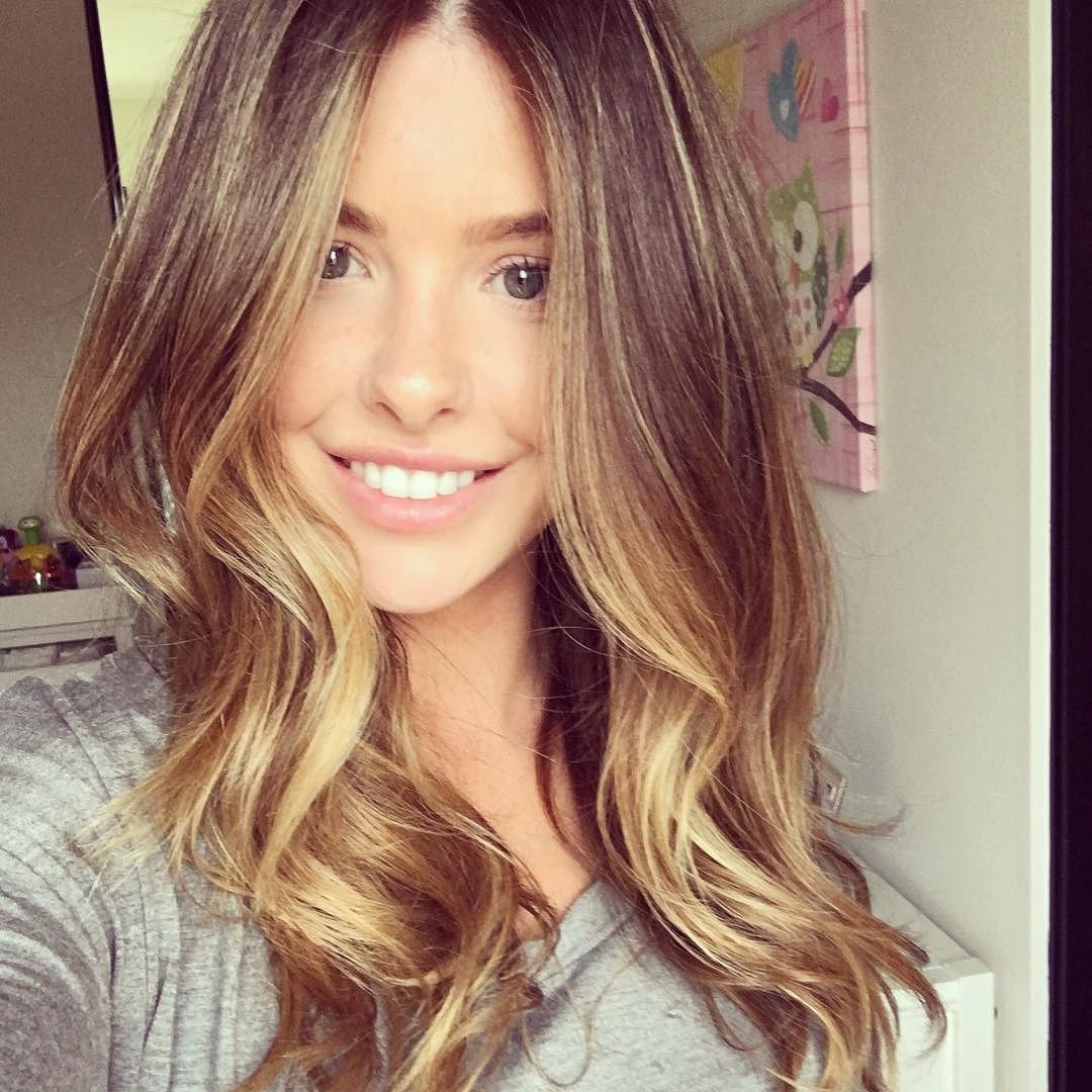 After over a year of having no blonde I finally caved in.. Baby lights and balayage